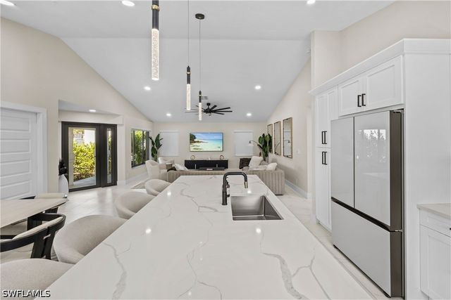 841 91st AVE N, Naples, FL 34108