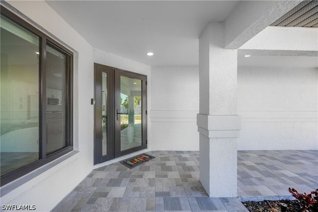 841 91st AVE N, Naples, FL 34108