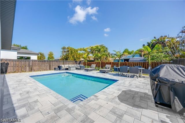 841 91st AVE N, Naples, FL 34108