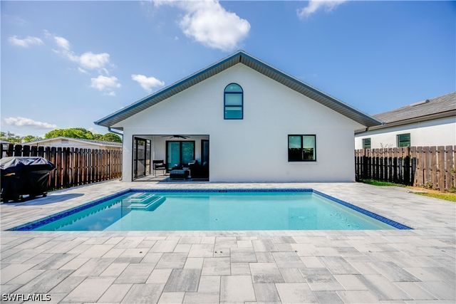 841 91st AVE N, Naples, FL 34108