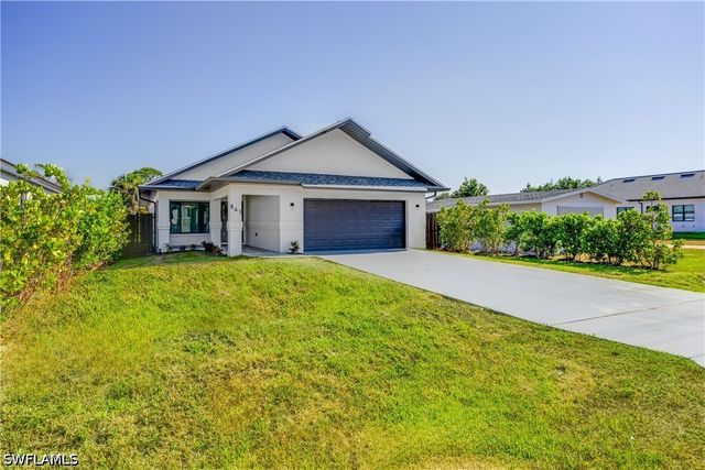 841 91st AVE N, Naples, FL 34108