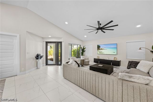 841 91st AVE N, Naples, FL 34108