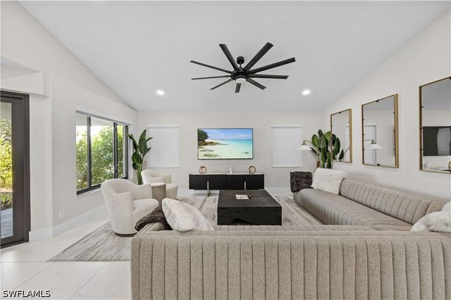 841 91st AVE N, Naples, FL 34108