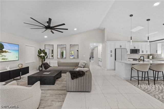 841 91st AVE N, Naples, FL 34108