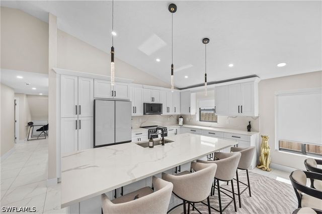 841 91st AVE N, Naples, FL 34108