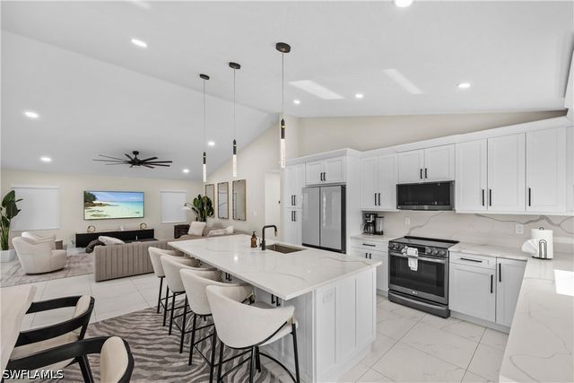 841 91st AVE N, Naples, FL 34108