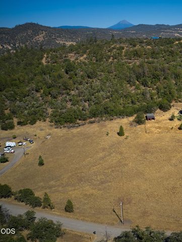 Monta Vista Court, Eagle Point, OR 97524