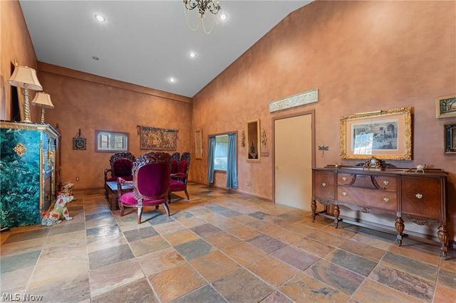 550 Warner Road SE, Vienna, OH 44403