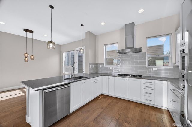 5540 Valentia Court, Denver, CO 80238