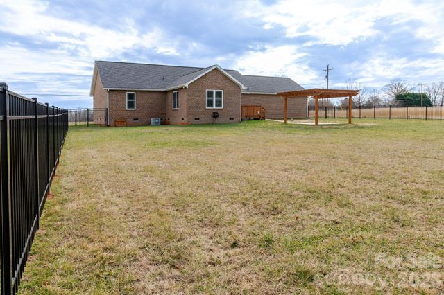 3426 Blackburn Bridge Road, Lincolnton, NC 28092