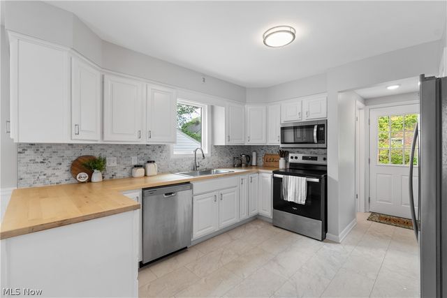 1476 Bryden Drive, Akron, OH 44313