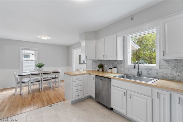 1476 Bryden Drive, Akron, OH 44313