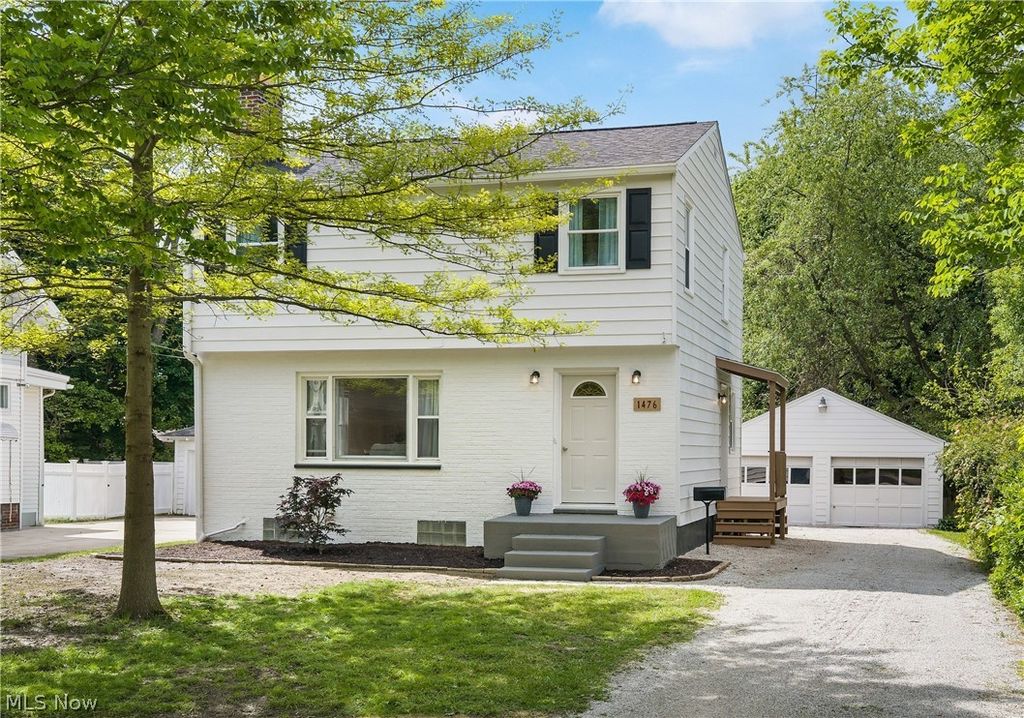 1476 Bryden Drive, Akron, OH 44313