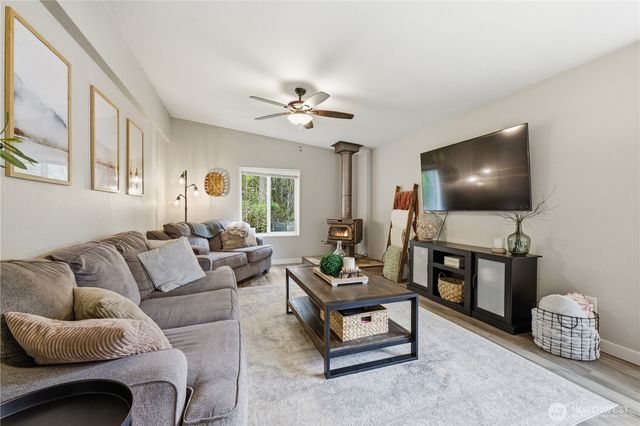 24720 SE 380th Street, Enumclaw, WA 98022