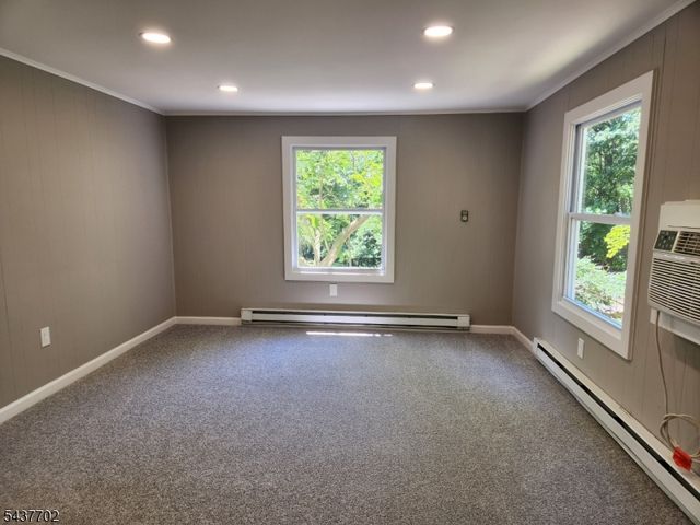 1 Watergate Dr, High Bridge Boro, NJ 08829