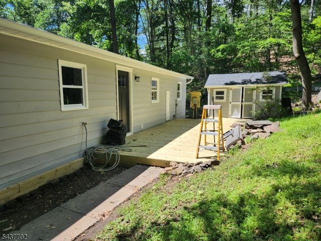 1 Watergate Dr, High Bridge Boro, NJ 08829