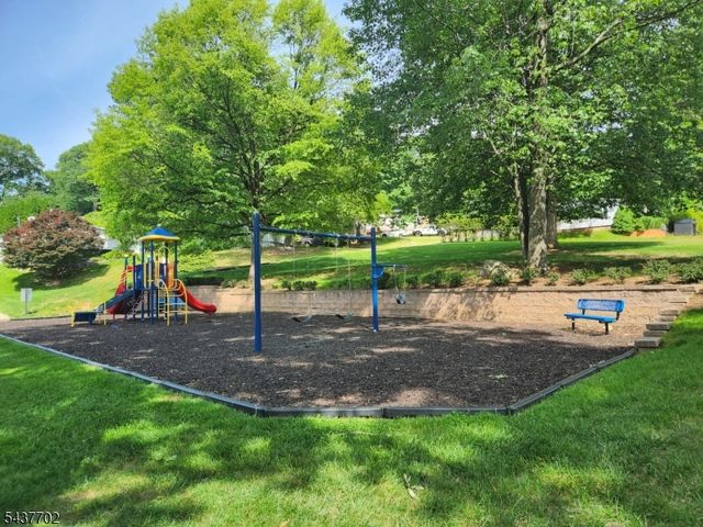 1 Watergate Dr, High Bridge Boro, NJ 08829