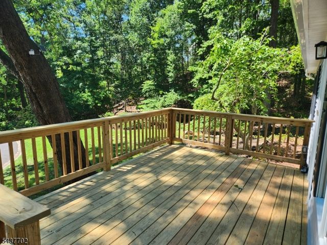 1 Watergate Dr, High Bridge Boro, NJ 08829