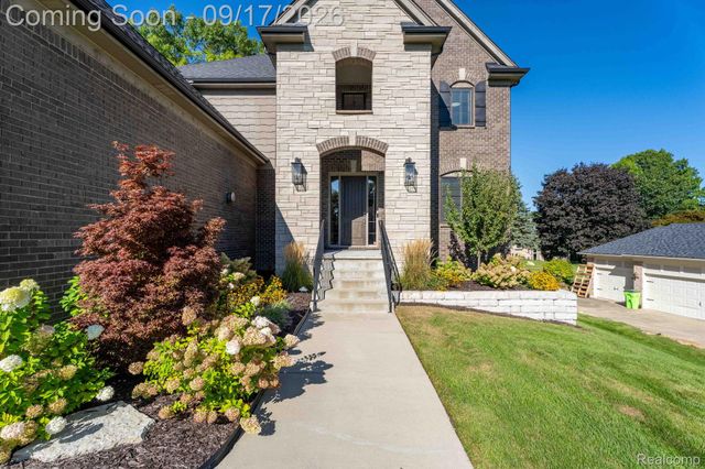 61314 Miriam Drive, Washington Township, MI 48094