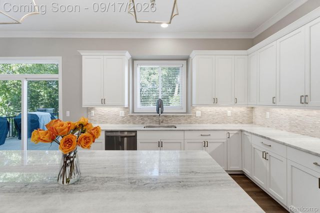 61314 Miriam Drive, Washington Township, MI 48094