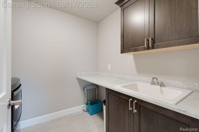 61314 Miriam Drive, Washington Township, MI 48094