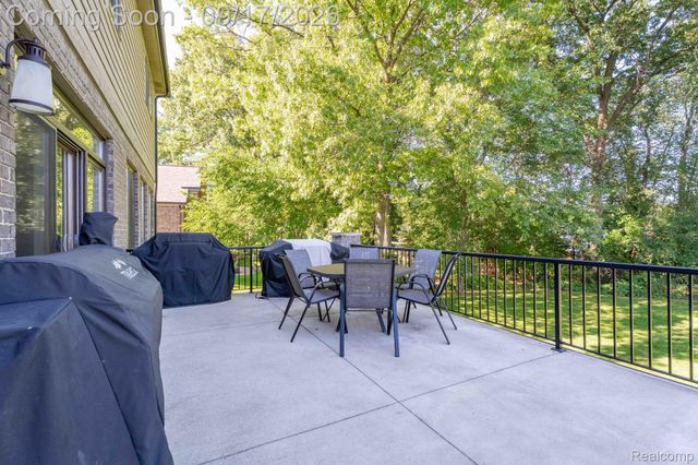 61314 Miriam Drive, Washington Township, MI 48094