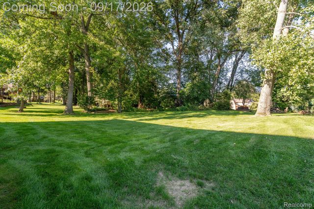 61314 Miriam Drive, Washington Township, MI 48094