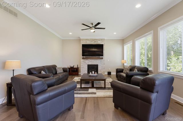 61314 Miriam Drive, Washington Township, MI 48094