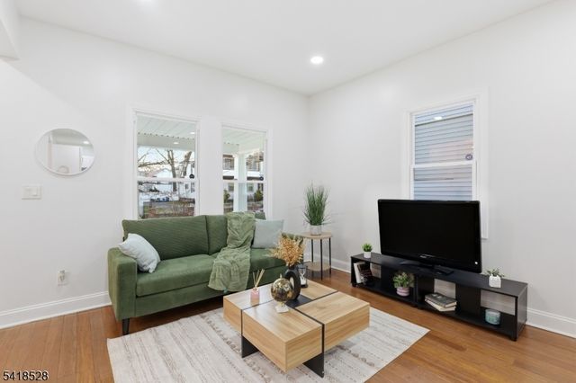 173 Renner Ave, Newark City, NJ 07112