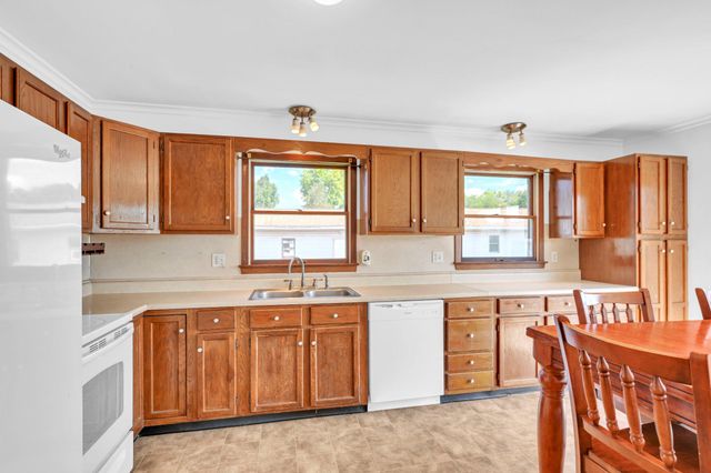 103 W WALNUT ST, Cleona, PA 17042