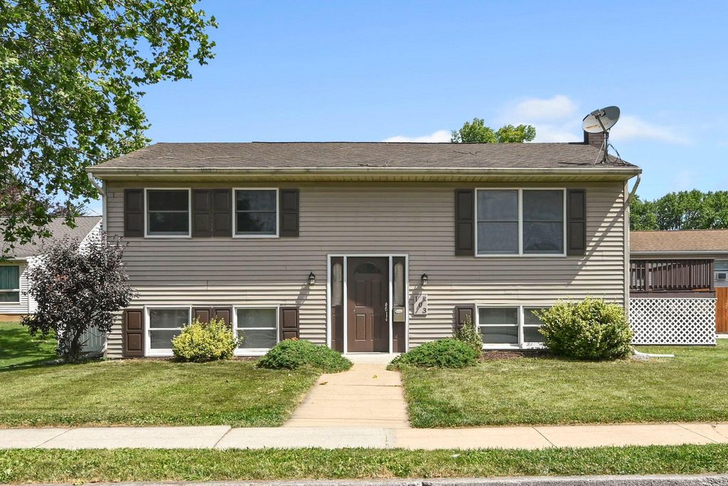 103 W WALNUT ST, Cleona, PA 17042