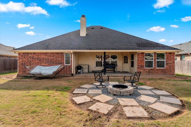 1610 Still Meadow Drive, Kaufman, TX 75142
