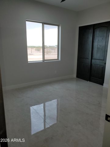 24025 W BEACON Lane, Wittmann, AZ 85361