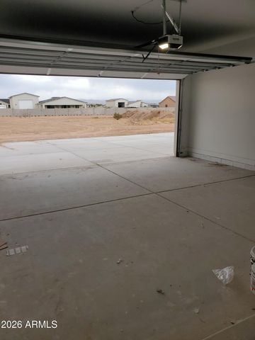 24025 W BEACON Lane, Wittmann, AZ 85361