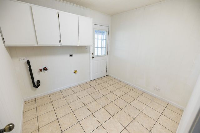 321 Karen Dr, Lockport, LA 70374