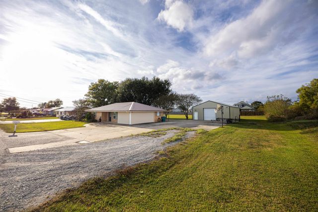 321 Karen Dr, Lockport, LA 70374