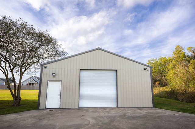 321 Karen Dr, Lockport, LA 70374