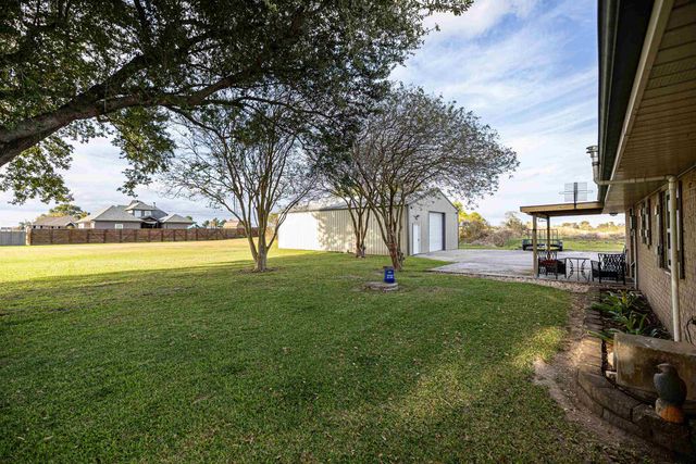 321 Karen Dr, Lockport, LA 70374