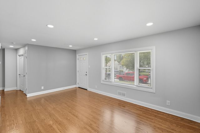 6833 Baring Avenue, Hammond, IN 46324