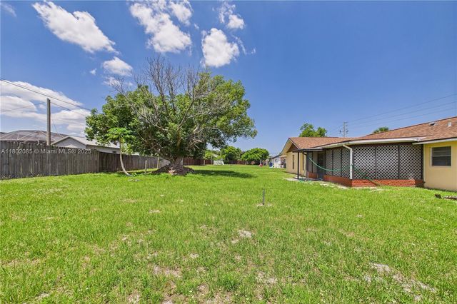 1360 Emerson DR NE, Palm Bay, FL 32907