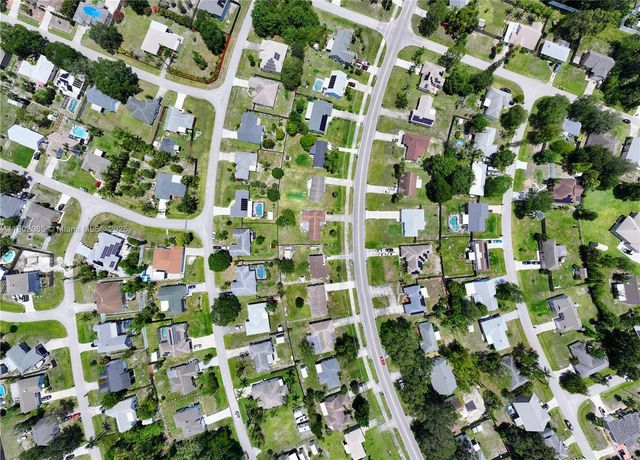 1360 Emerson DR NE, Palm Bay, FL 32907