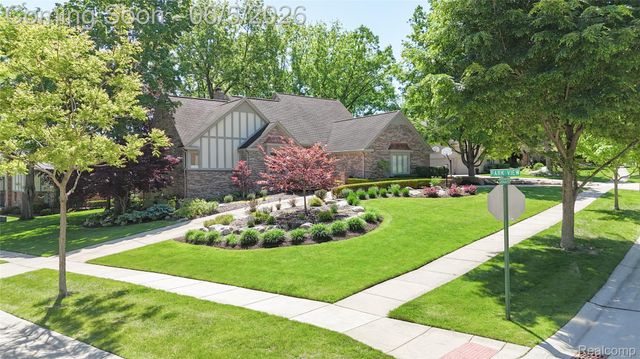 6514 Shagbark Drive, Troy, MI 48098