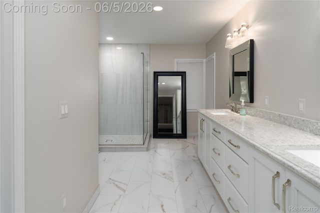 6514 Shagbark Drive, Troy, MI 48098