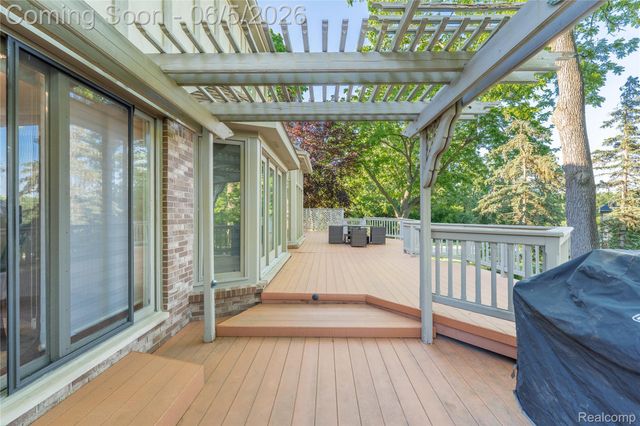 6514 Shagbark Drive, Troy, MI 48098