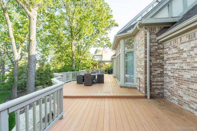 6514 Shagbark Drive, Troy, MI 48098