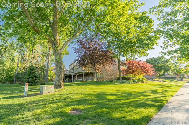6514 Shagbark Drive, Troy, MI 48098