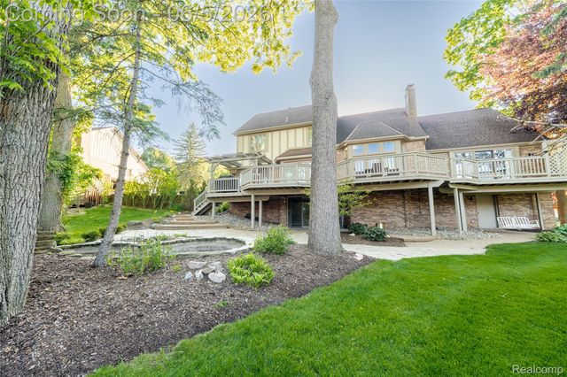 6514 Shagbark Drive, Troy, MI 48098