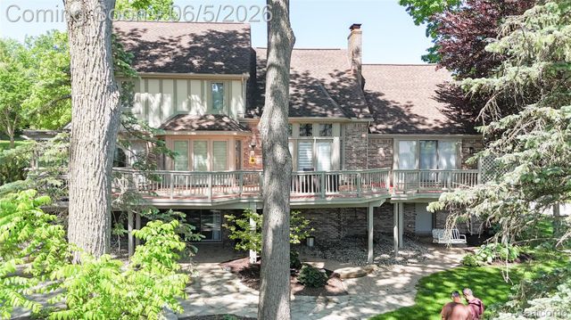 6514 Shagbark Drive, Troy, MI 48098