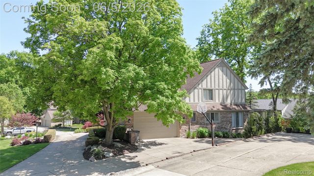 6514 Shagbark Drive, Troy, MI 48098