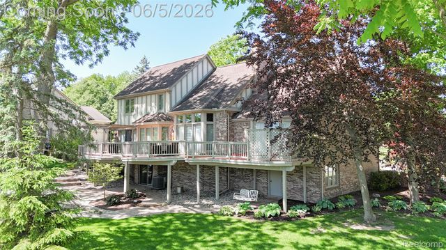 6514 Shagbark Drive, Troy, MI 48098
